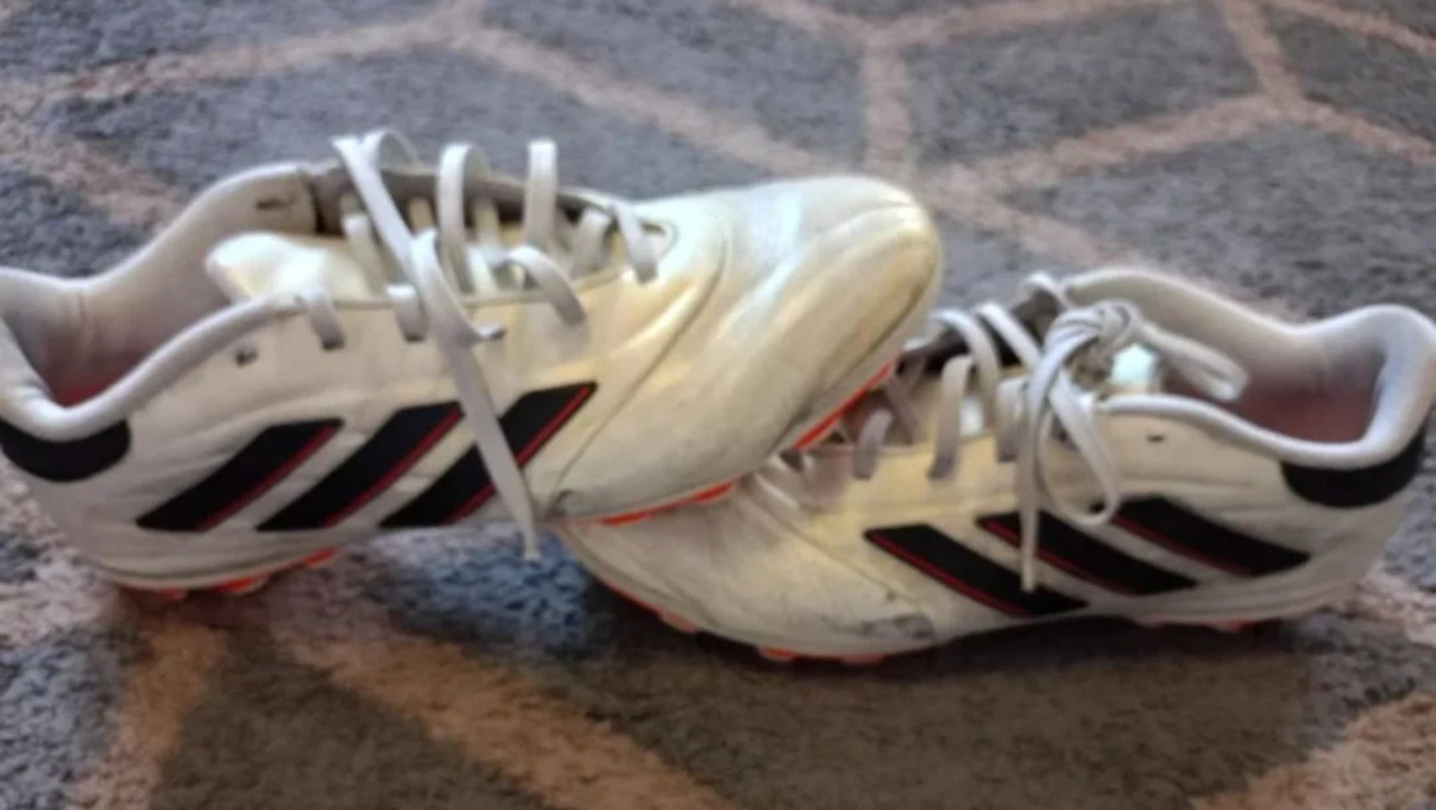 Adidas voetbalschoenen met noppen, maat 42 – photo 6
